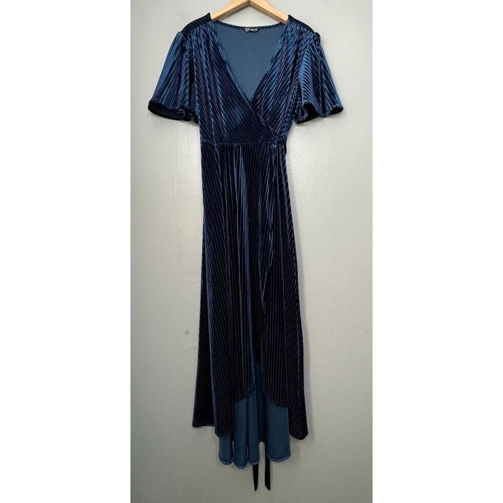 Simplee Apparel Blue Velvet Midi Dress